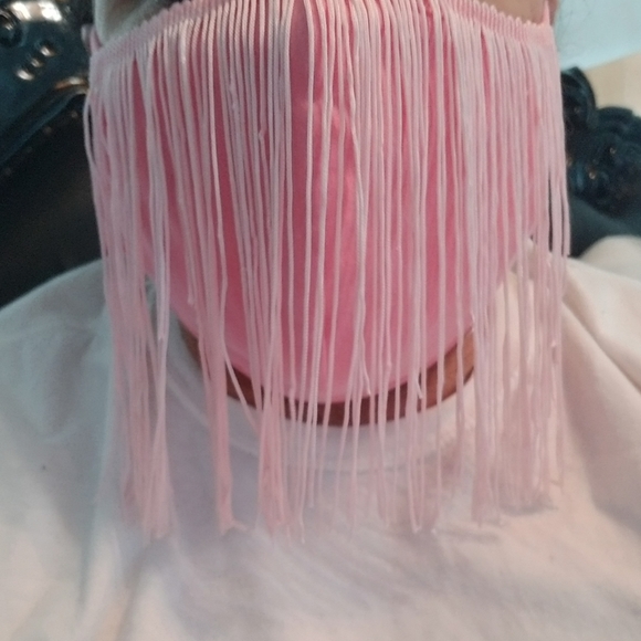 Pink fringe face mask - Picture 3 of 5